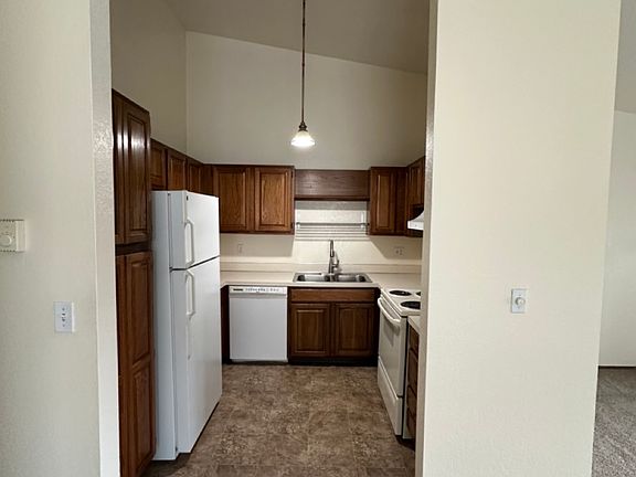 4th image of 3830 W Lake Sammamish Pkwy NE #C