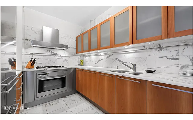 Rented by Douglas Elliman | media 14