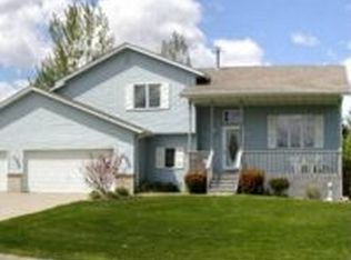 6301 Barclay Ave, Inver Grove Heights, MN 55077