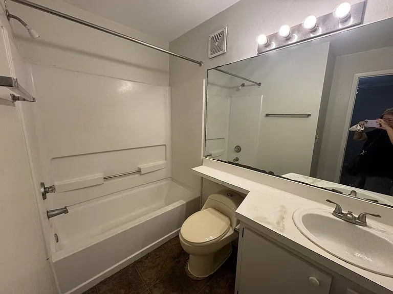 3800 SW 20th Ave #408 — Photo 8