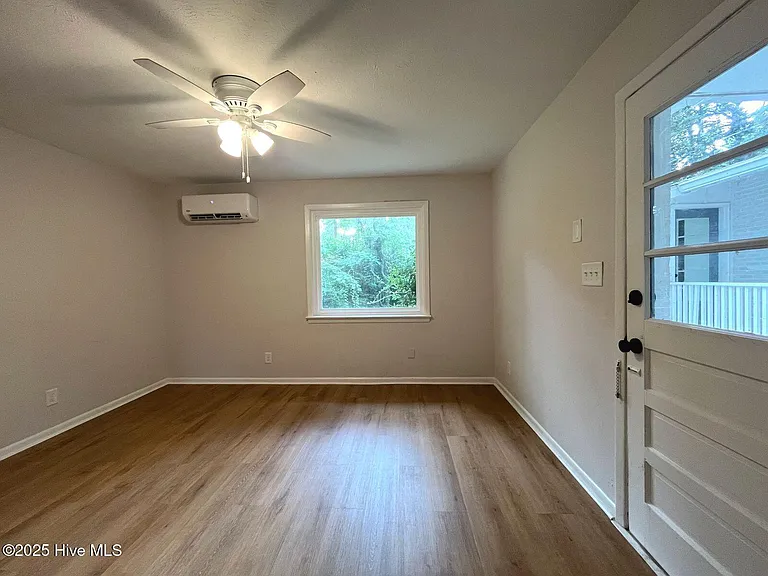 440 E Massachusetts Ave — Photo 36