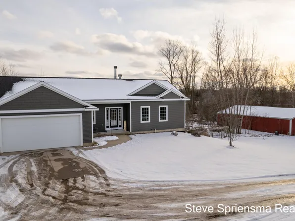 4714 Luce St, Jenison, MI 49428