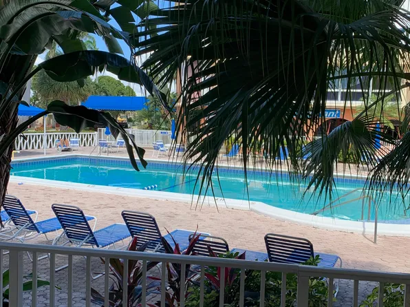 26 Diplomat Pkwy #2209, Hallandale Beach, FL 33009