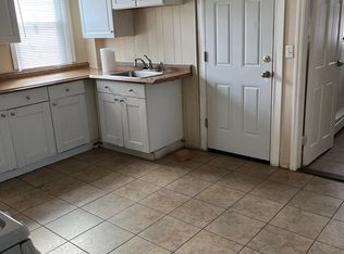 28 Osgood Ave APT 1, Johnston, RI 02919