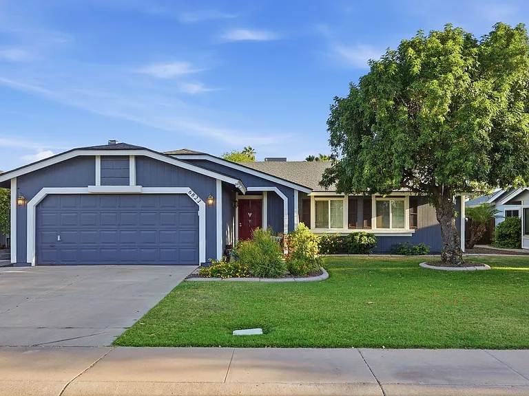 6823 E Grandview Dr — Photo 1