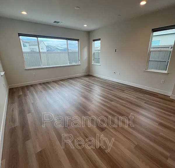 4202 Randa Way — Photo 6