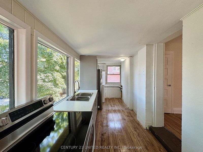 Peterborough House for rent - 3 Bedrooms — photo 3