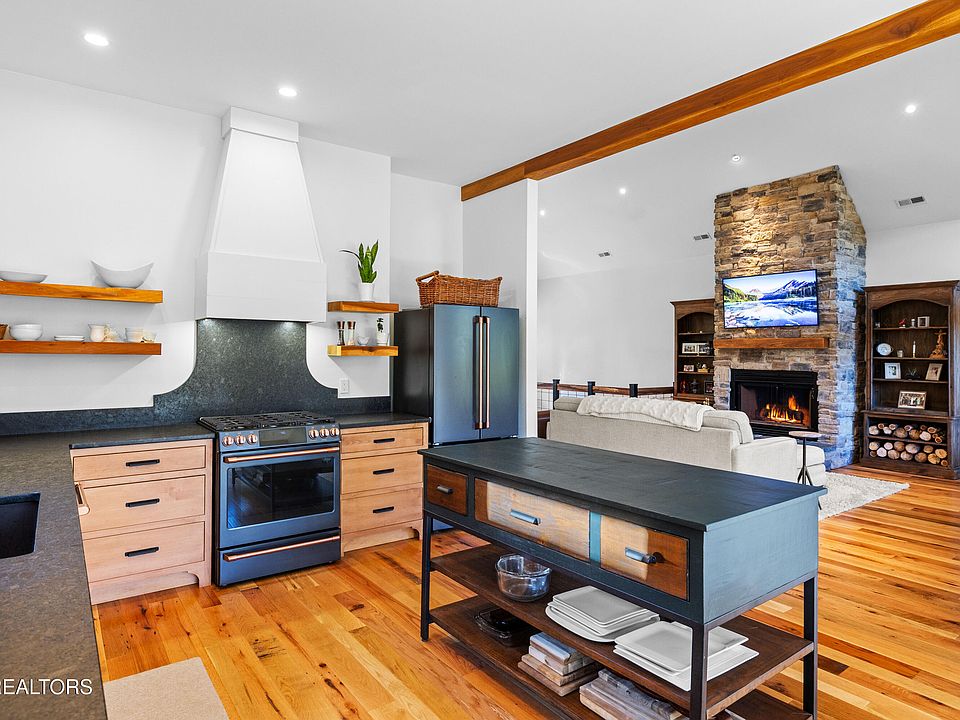 13th image of this home