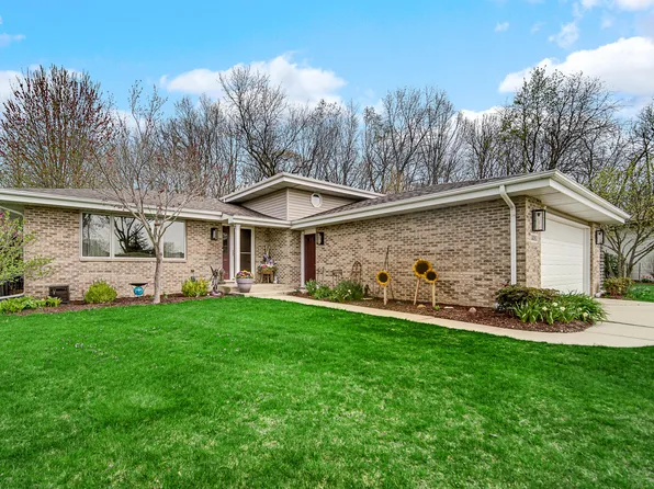 3050 Emerald Dr, Hobart, IN 46342