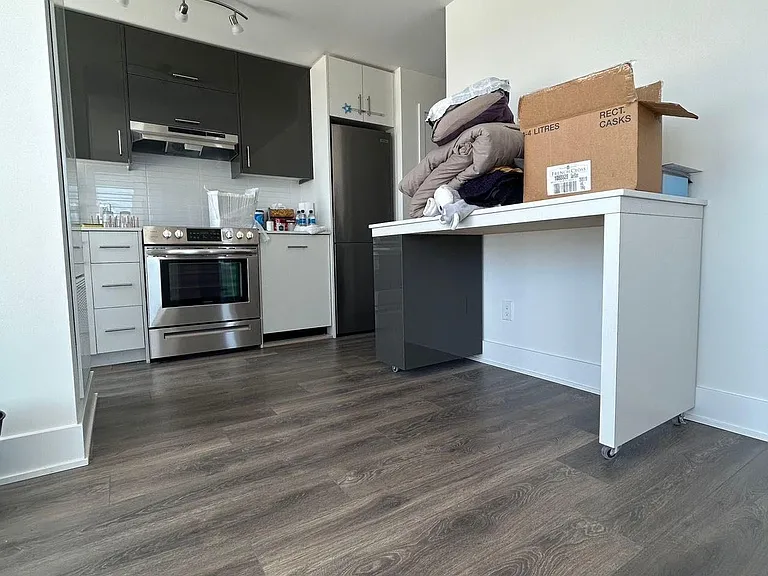 188 Fairview Mall Dr #627 — Photo 8