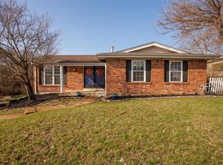 572 Running Creek Dr, Ballwin, MO