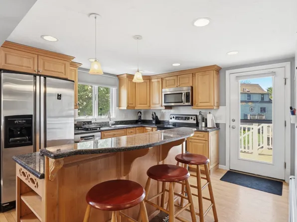 646 Lynn Fells Pkwy, Melrose, MA 02176