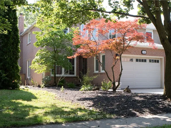 358 Erin St, Oakville, ON L6H 4P9