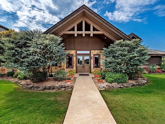 4th image of 455 Toscana Cir