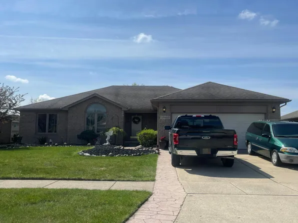 17560 Hilldale Dr, Macomb, MI 48044
