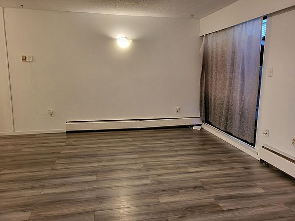 2nd image of 515 11th St #112