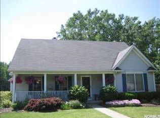 890 Hollyview Dr, Sheffield Lake, OH 44054