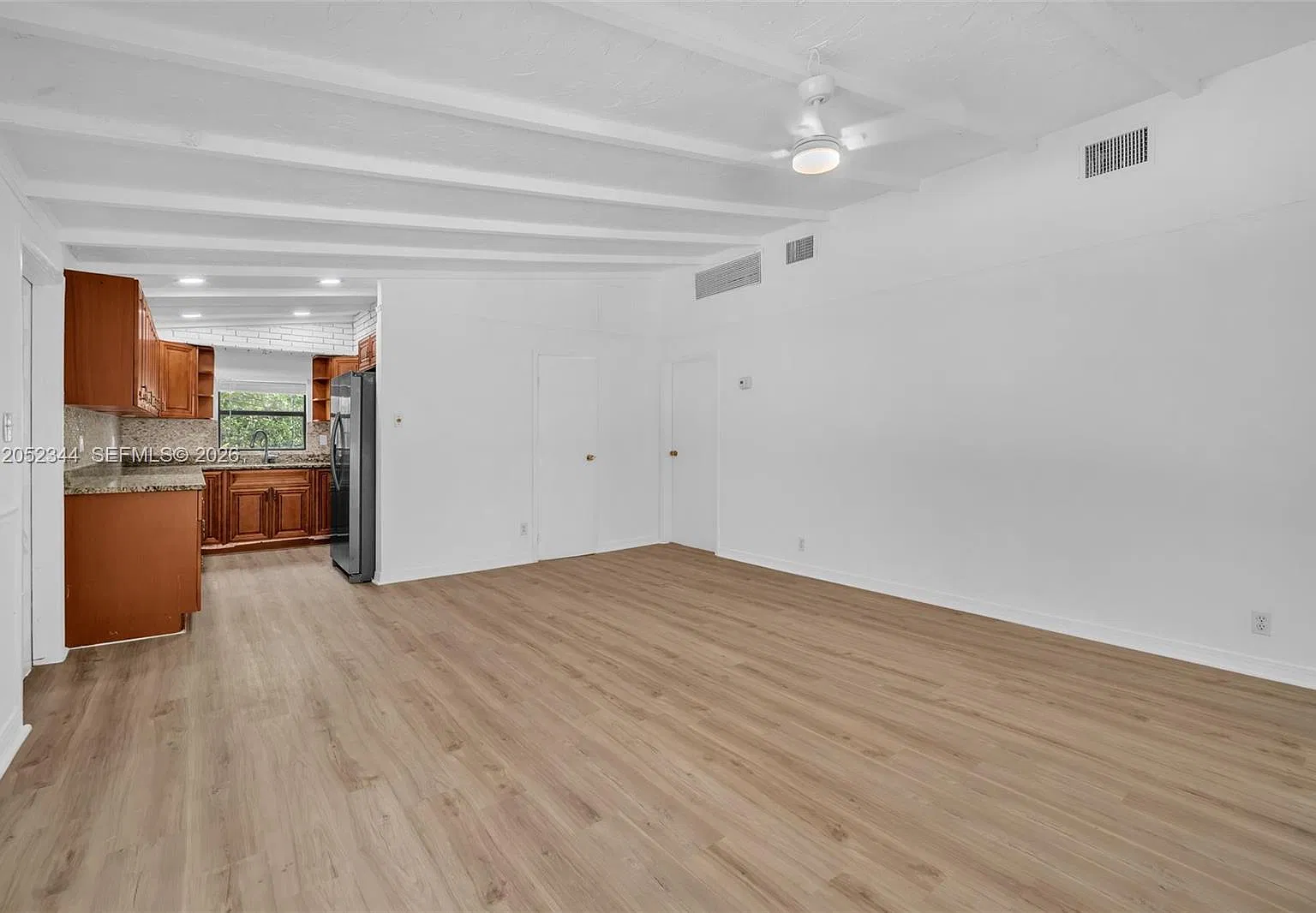 3 bed, 2.5 bath, 1710 sqft, $4,000 — Photo 2