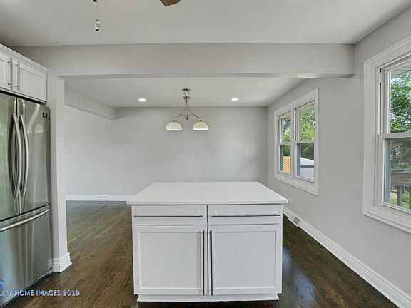 5th image of 7731 160th Pl
