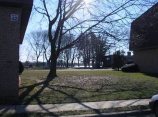 20203 Delaire Landing Rd, Philadelphia, PA 19114
