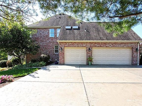 2nd image of 915 Black Oak Ct