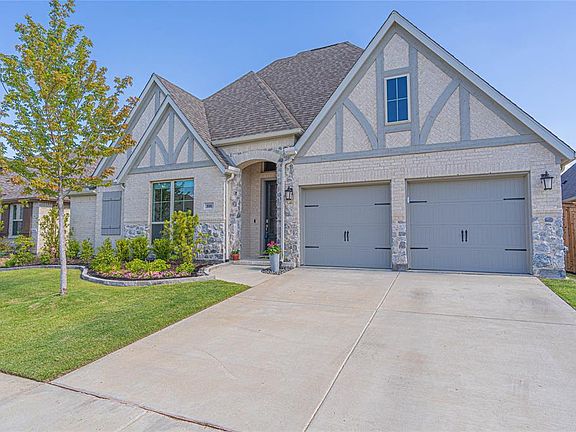 2nd image of 800 Glen Crossing Dr
