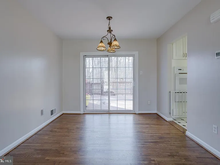 7117 Hadlow Ct — Photo 12