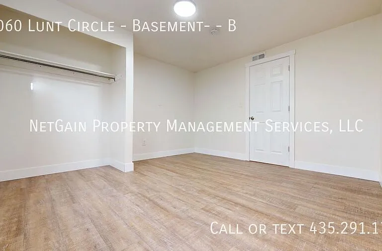 1060 Lunt Cir #B — Photo 14