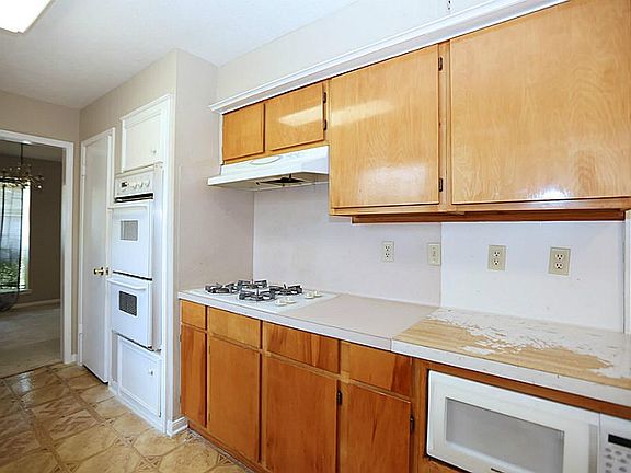 3rd image of 11450 Sagewhite Dr