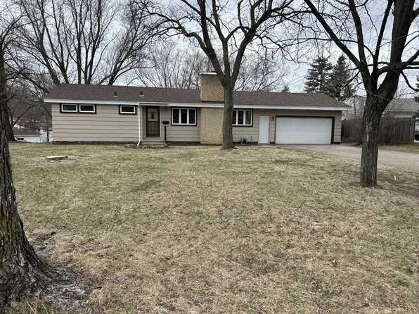 2216 Overlook Dr, Bloomington, MN 55431