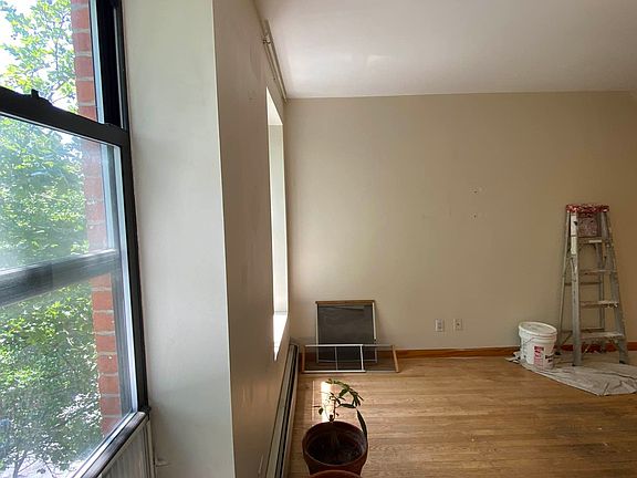 3rd image of 89 Summit St Floor 3