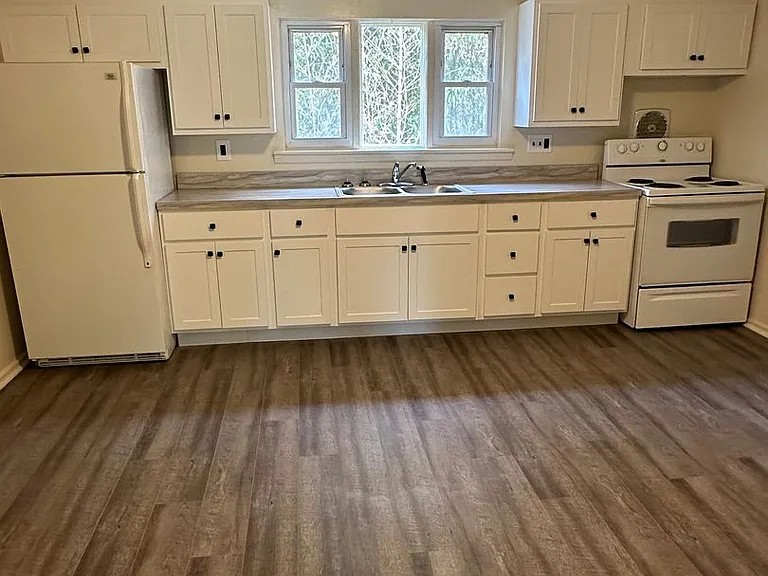 1485 Old Colonial Rd — Photo 2