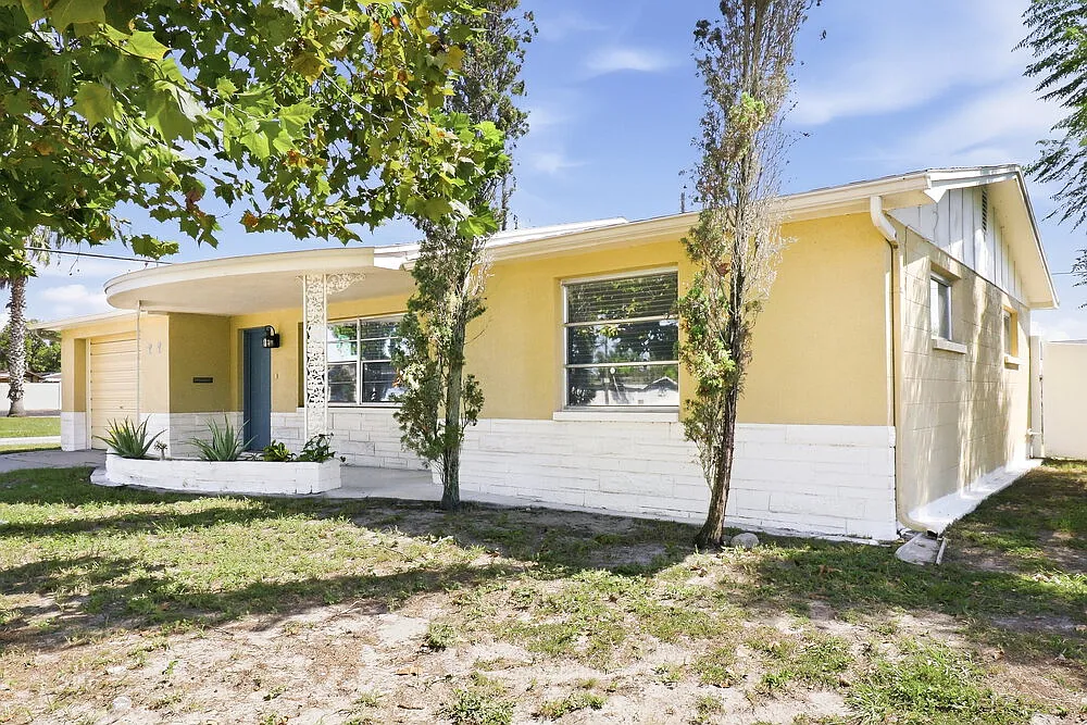 2 bed, 2.0 bath, 1032 sqft, $1,645 — Photo 3