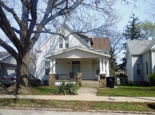 913 W Grove St, Bloomington, IL