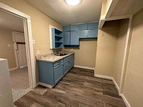 4th image of 5325 Sussex Ave