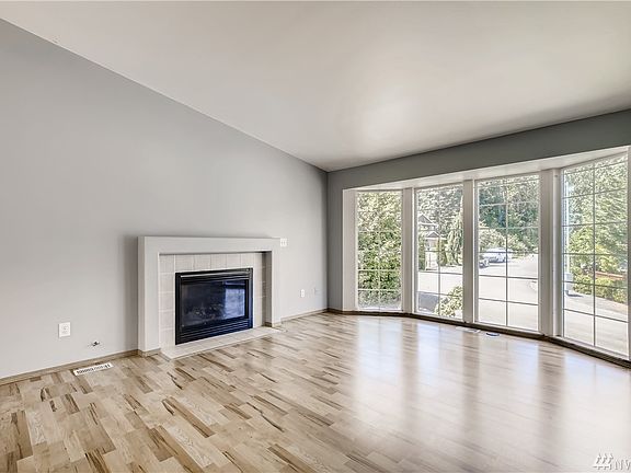 3rd image of 9414 28th St NE