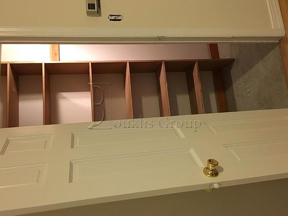 3rd image of 2881 Randall Ave #2
