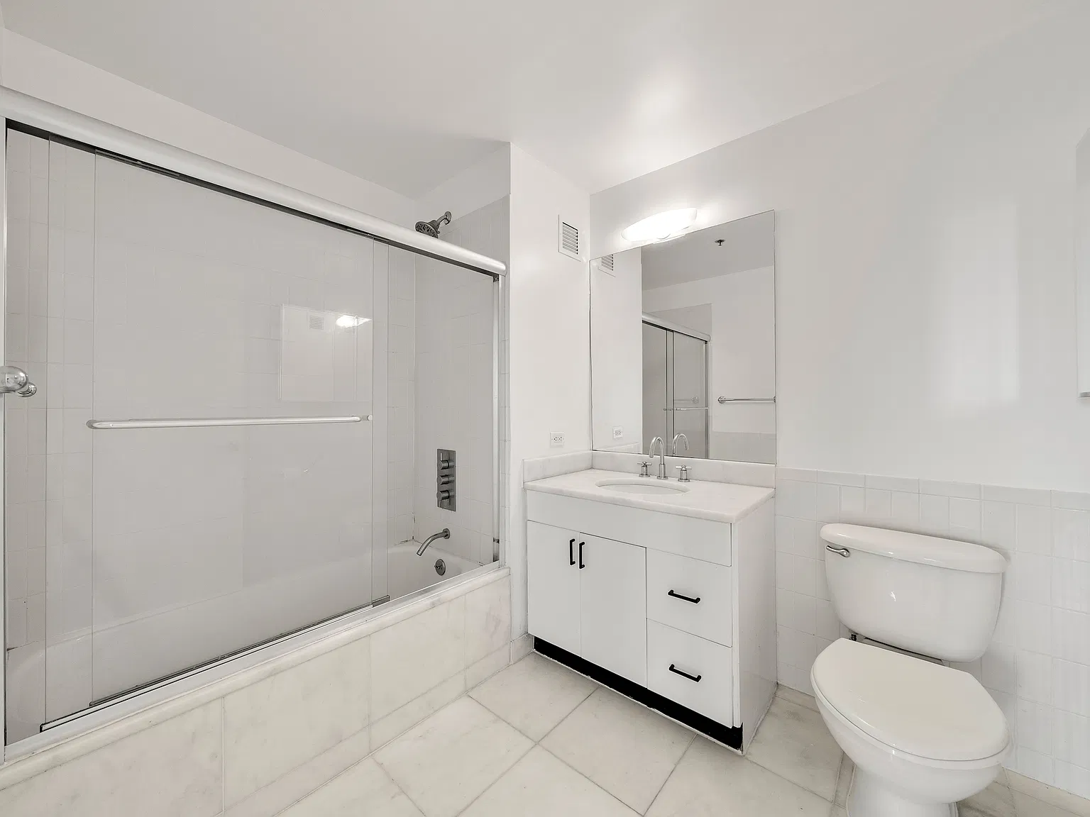 2 bed, 1329 sqft, $3,800 — Photo 4