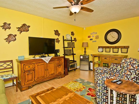 3rd image of 201 Henderson Avenue #9