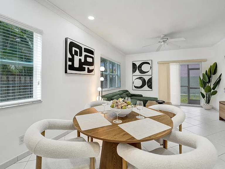 1450 N Riverside Dr #103 — Photo 24