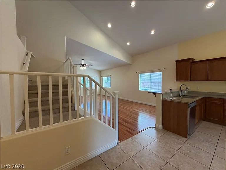 11240 Playa Bonita Ave — Photo 2