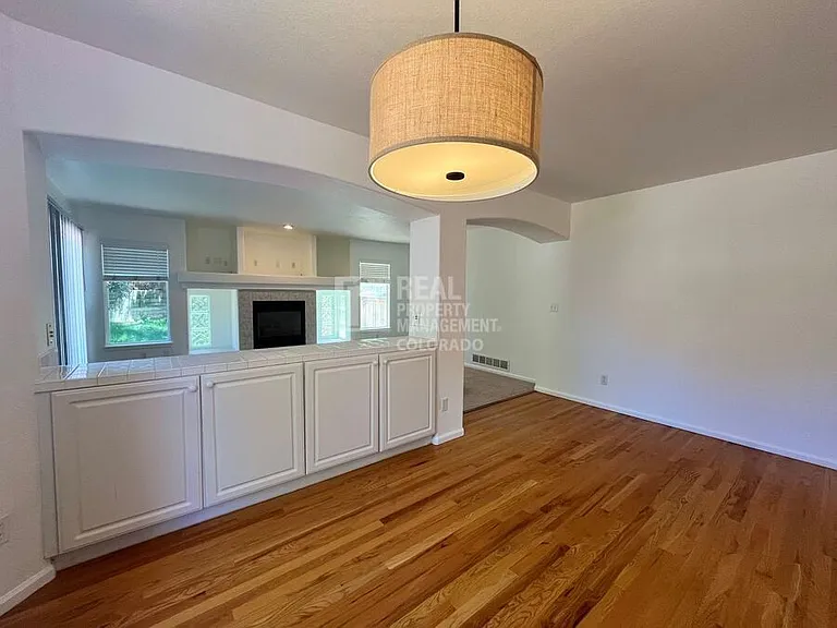 1385 Laurenwood Way — Photo 4
