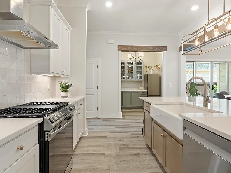 4652 Silas Ave — Photo 8
