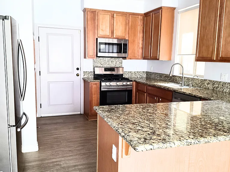 13438 Roselle Ave — Photo 14