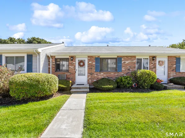 22 Heritage Woods #22, Wallingford, CT 06492