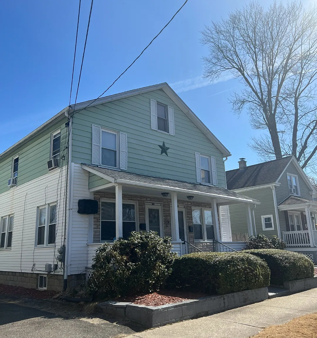 3 bed, $2,200 — Photo 1