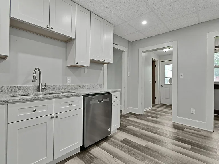 5 Cottage St — Photo 14