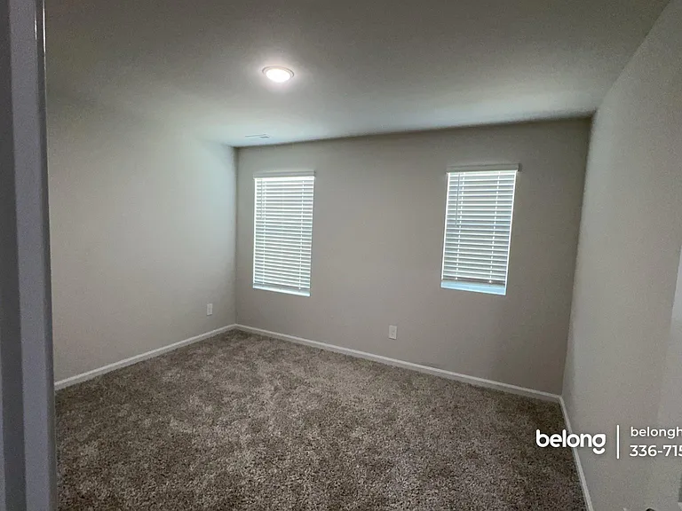 713 Riguard Way — Photo 9