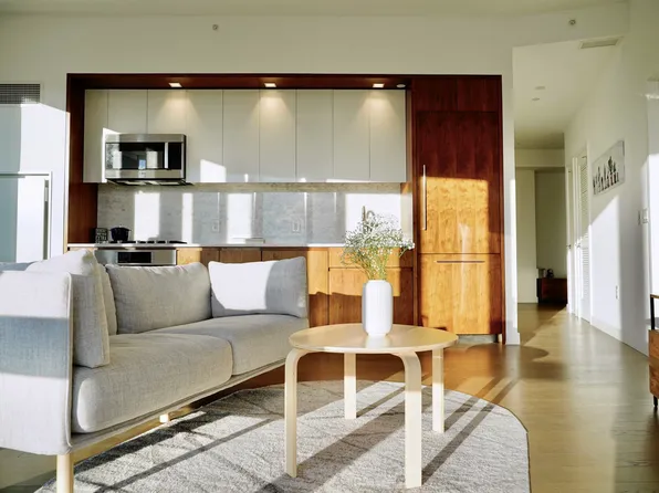 75 Park Lane South image 2 of 38