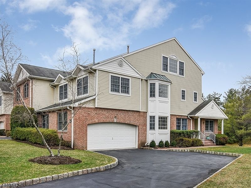 1st image of 14 WALDECK CT